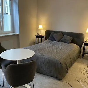 https://spacious-apartment-in-the-heart-of-poznanold-town.poznan-hotels.com